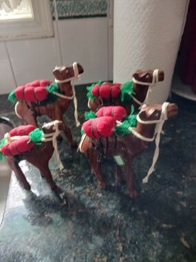 Hand Carved Olive Wood Camels. Carved In Pakistan. Set Of 4.